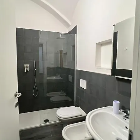 Meschihouse - Liberty 25 Apartman Lecco